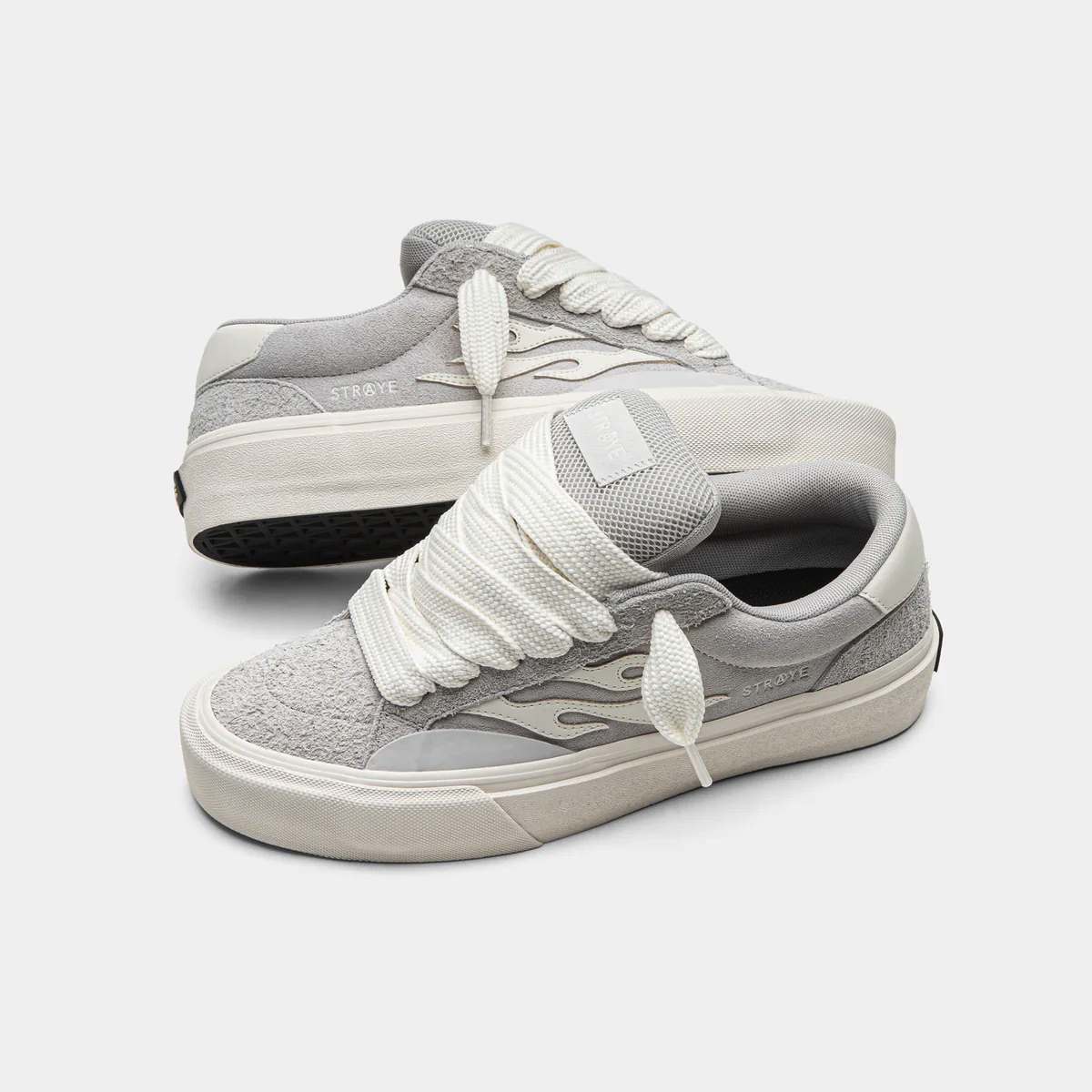 Straye Logan Puff Silver