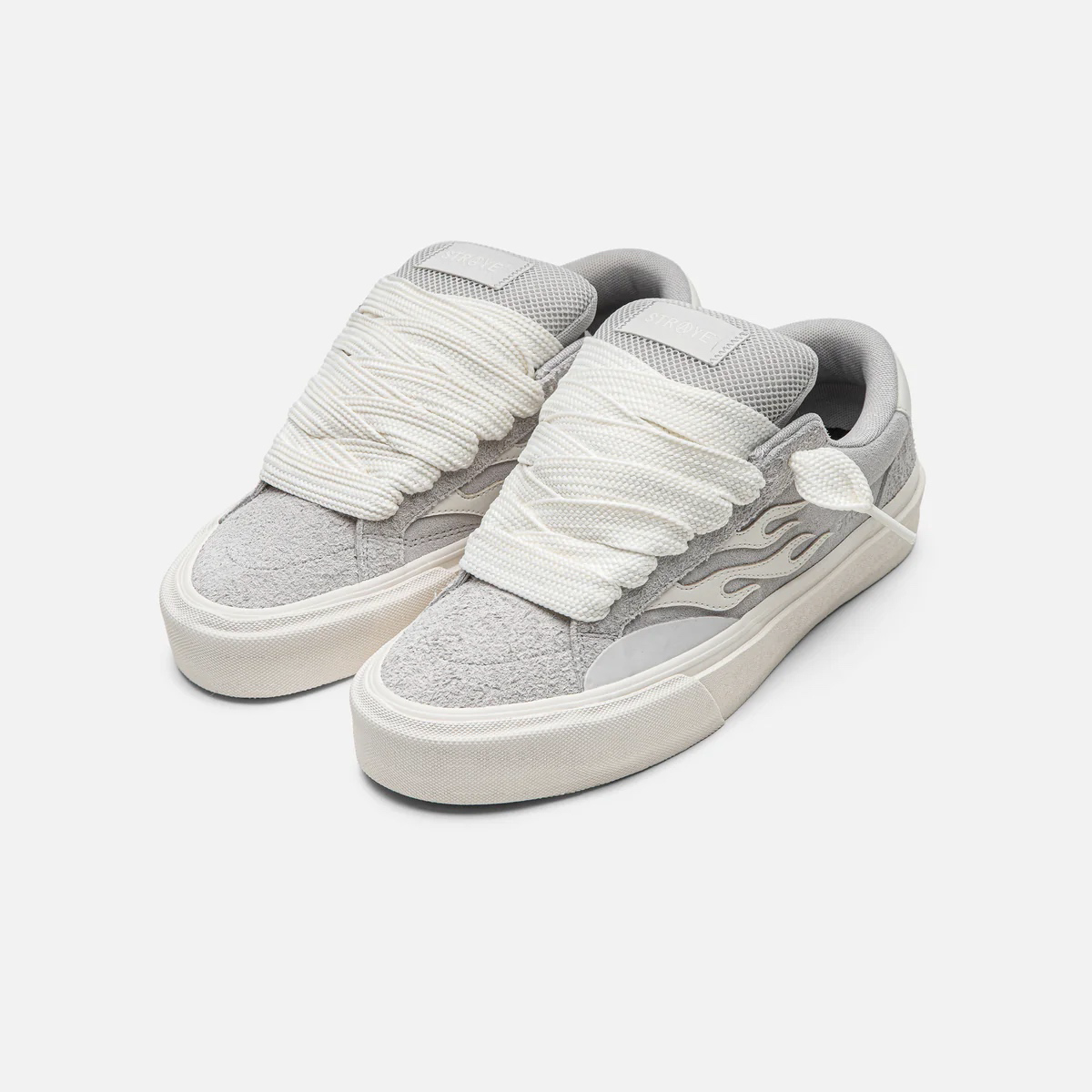 Straye Logan Puff Silver