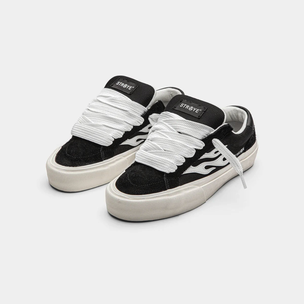 Straye Logan Puff Black