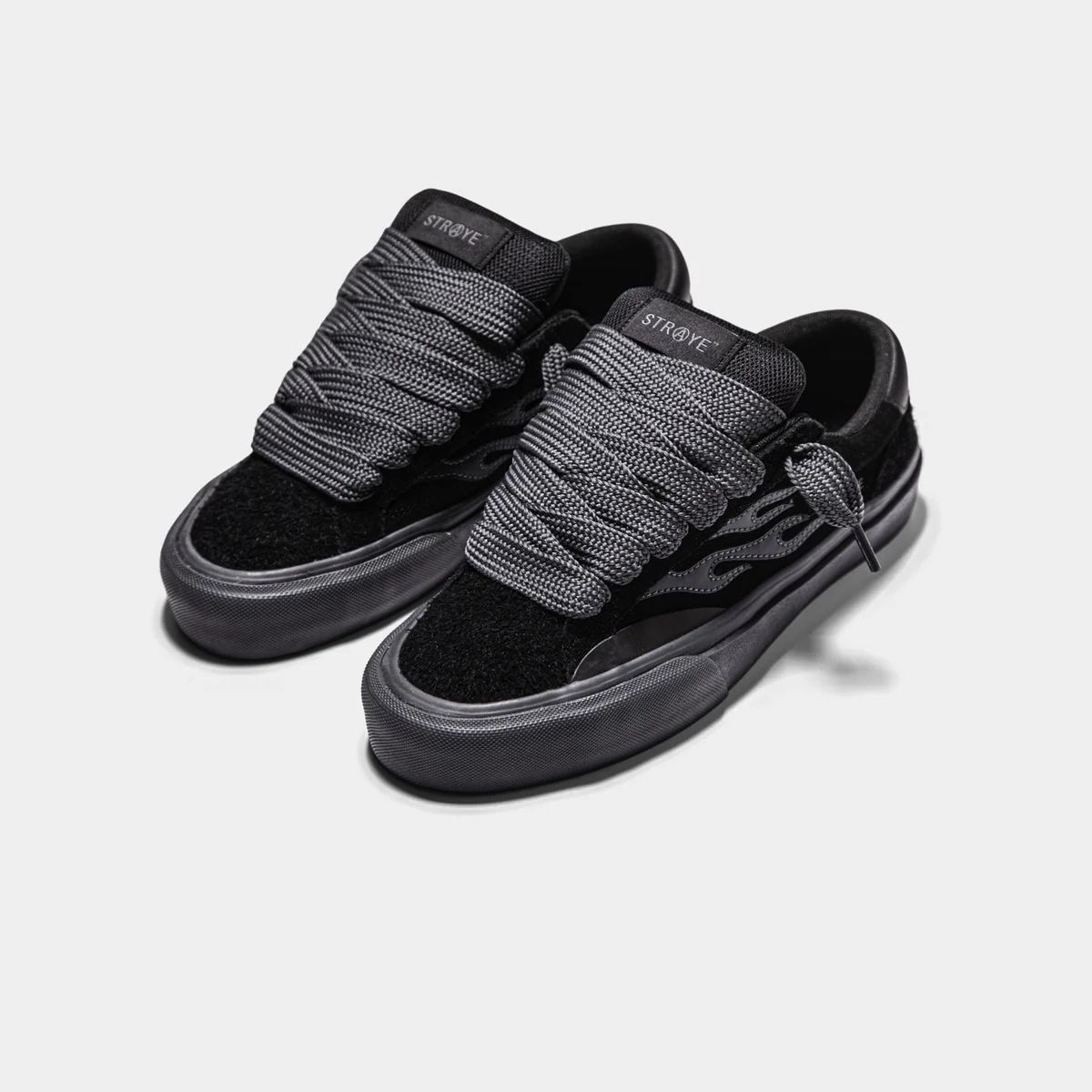 Straye Logan Puff Blackout