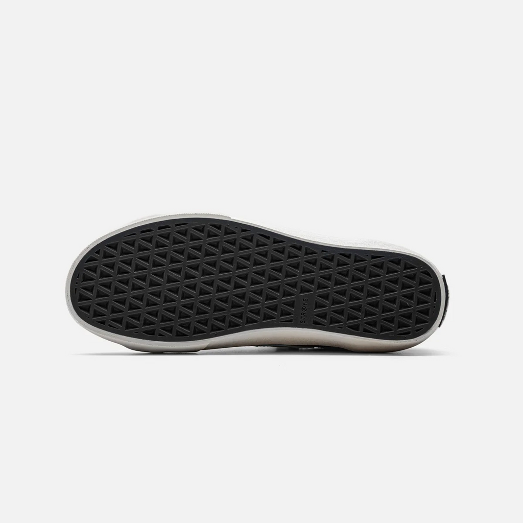Straye Logan Puff Black